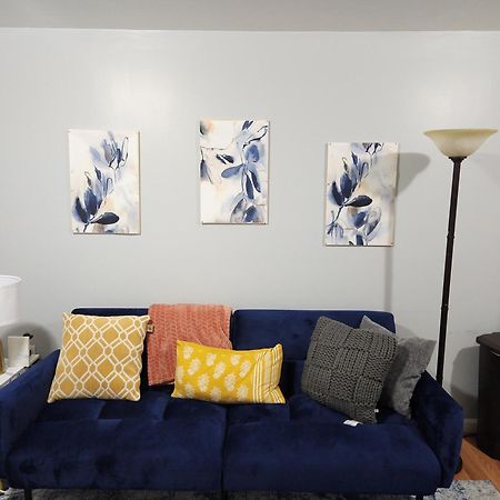 Entire 2-Bed Private Apt - Ewr/Nyc/Outlet Mall Newark Room photo
