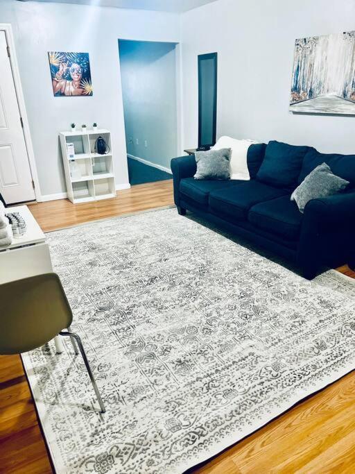 Entire 2-Bed Private Apt - Ewr/Nyc/Outlet Mall Newark Exterior photo