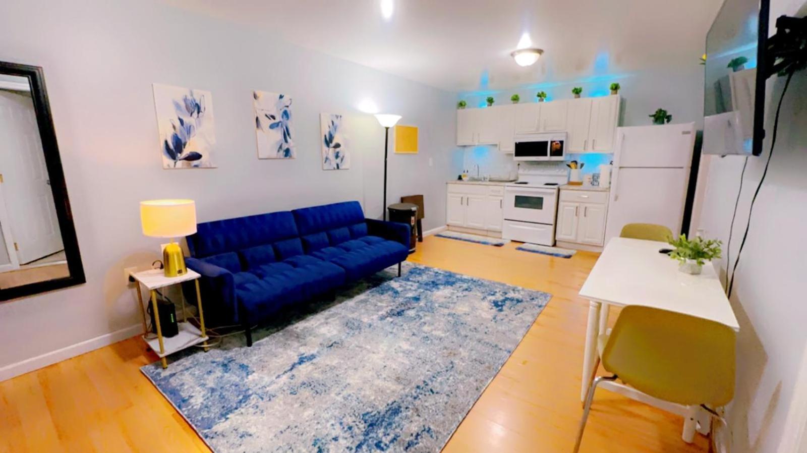 Entire 2-Bed Private Apt - Ewr/Nyc/Outlet Mall Newark Room photo